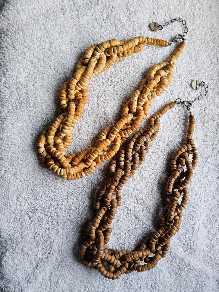 LES CORDES parelketting per stuk of in een set, Handtassen en Accessoires, Kettingen, Zo goed als nieuw, Overige materialen, Overige kleuren