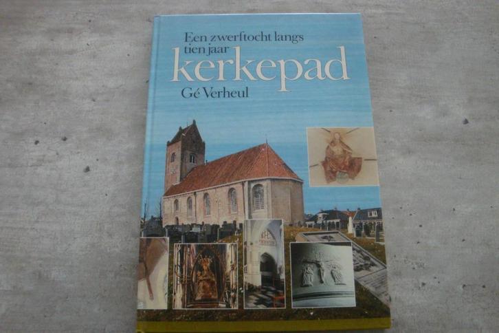 EEN ZWERFTOCHT LANGS TIEN JAAR KERKEPAD, Boeken, Politiek en Maatschappij, Gelezen, Ophalen of Verzenden