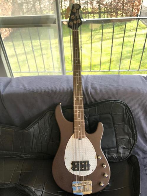 Ernie Ball Music Man SUB Sterling Bass USA, Musique & Instruments, Instruments à corde | Guitares | Basses, Enlèvement