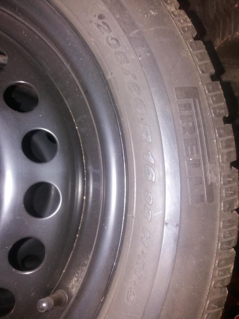 Pneus d'hiver sur jantes (3 jeux), Autos : Pièces & Accessoires, Pneus & Jantes, Jante(s), Pneus hiver, Véhicule de tourisme, Utilisé