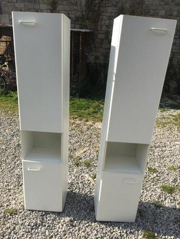 2 badkamerkasten  beschikbaar voor biedingen