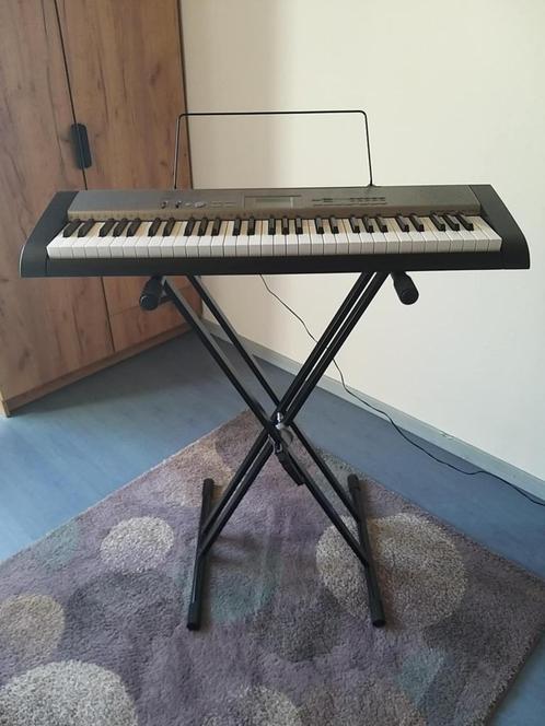 Keyboard + standaard + gitaar, Muziek en Instrumenten, Keyboards, Zo goed als nieuw, Casio, Met standaard, Ophalen