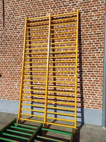 Houten klimrek (dubbel) beschikbaar voor biedingen