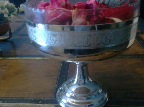 COUPE GLAS OP METALEN HOUDER ZILVERKLEUR, Antiek en Kunst, Antiek | Glaswerk en Kristal, Ophalen