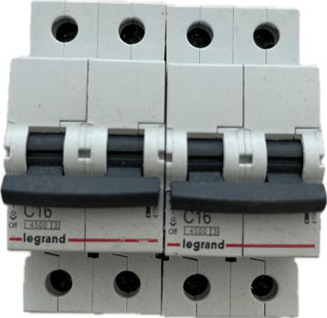 2 LEGRAND C16-stroomonderbrekers beschikbaar voor biedingen