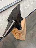 Aambeeld, Enlèvement