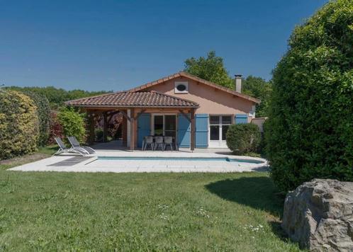 Woning met privé-zwembad te koop in Frankrijk (Les Forges), Vakantie, Vakantiehuizen | Frankrijk, Afwasmachine, Open haard, Tuin