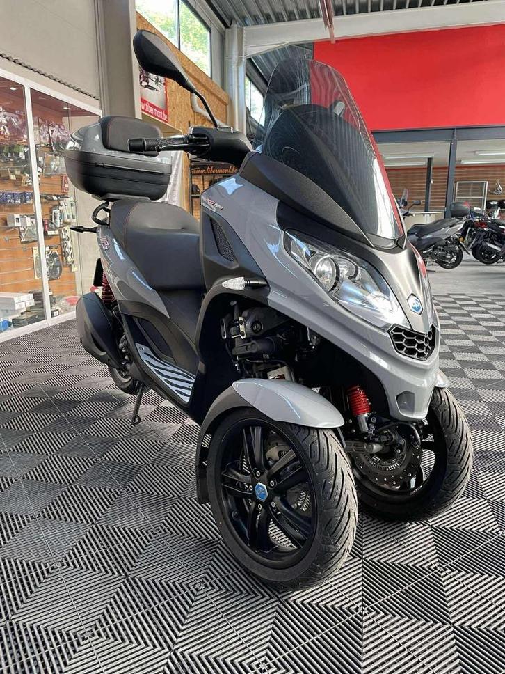 Piaggio, Fietsen en Brommers, Scooters | Piaggio, Zo goed als nieuw, Overige modellen, Benzine, Ophalen