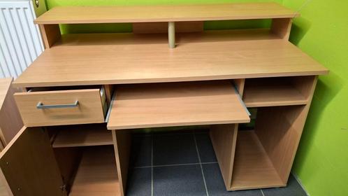 Bureau in hout met bijhorend kastje, en rolkruka, Huis en Inrichting, Kasten | Computermeubels, Zo goed als nieuw, Ophalen