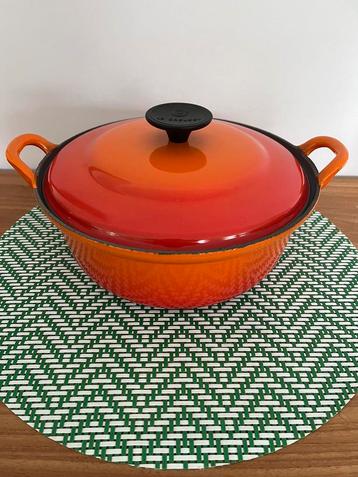 LE CREUSET FAITOUT EN FONTE ÉMAILLÉE  disponible aux enchères