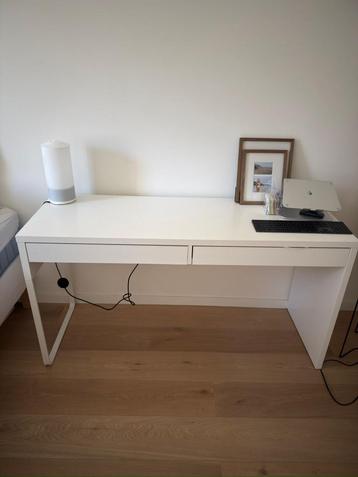 MICKE Bureau van Ikea - zo goed als nieuw beschikbaar voor biedingen