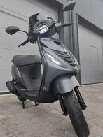 Piaggio Zip 4T Scooter Glans Carbon RS FULL LED (B-KLASSE), Ophalen of Verzenden, Zo goed als nieuw, Piaggio Zip