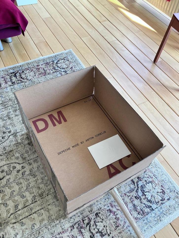DM AC 81 - 18 depeche mode anton corbijn #1979, Boeken, Muziek, Zo goed als nieuw, Artiest, Ophalen