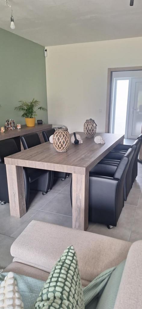 6 zwarte eetkamerstoelen + 2 gratis barkrukken., Huis en Inrichting, Stoelen, Gebruikt, Vijf, Zes of meer stoelen, Kunststof, Overige materialen