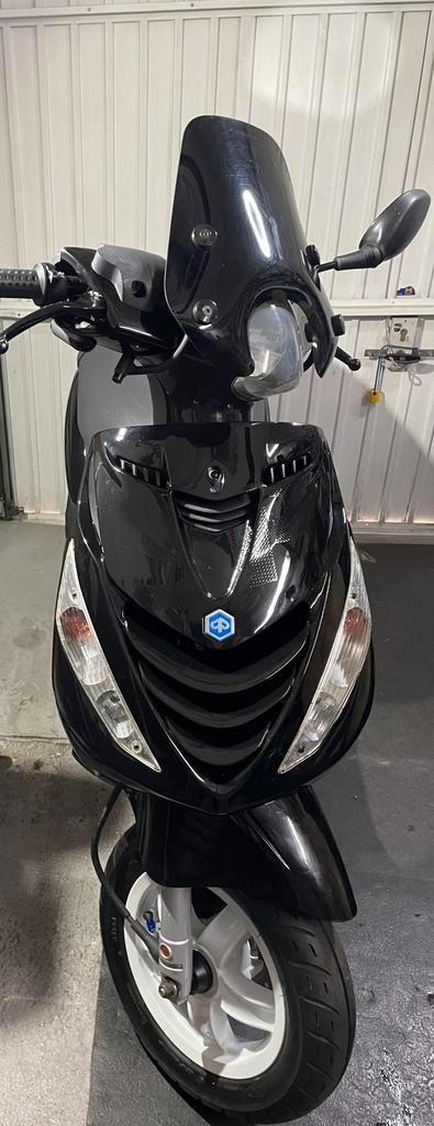 Piaggio Zip 4T Scooter (B-KLASSE), Fietsen en Brommers, Scooters | Piaggio, Zip, Ophalen