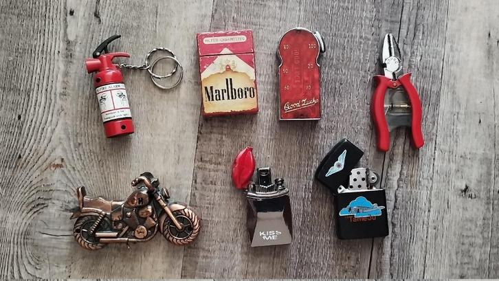 aanstekers, x2 blokken LMred, Cubaanse sigaar R&J N.2, Verzamelen, Rookartikelen, Aanstekers en Luciferdoosjes, Ophalen of Verzenden