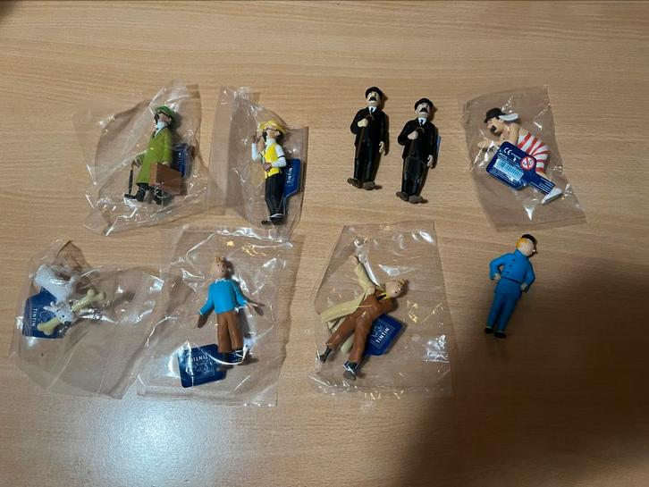 Tintin figurines en plastique +1 metal, Collections, Personnages de BD, Comme neuf, Tintin, Enlèvement ou Envoi