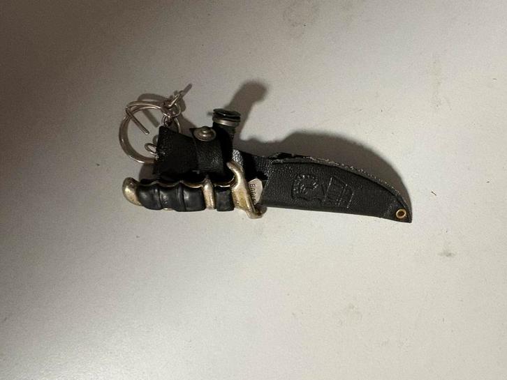 (K) Vintage dolkmesje sleutelhanger leren schede – “EAGLE”, Verzamelen, Overige Verzamelen, Zo goed als nieuw, Verzenden