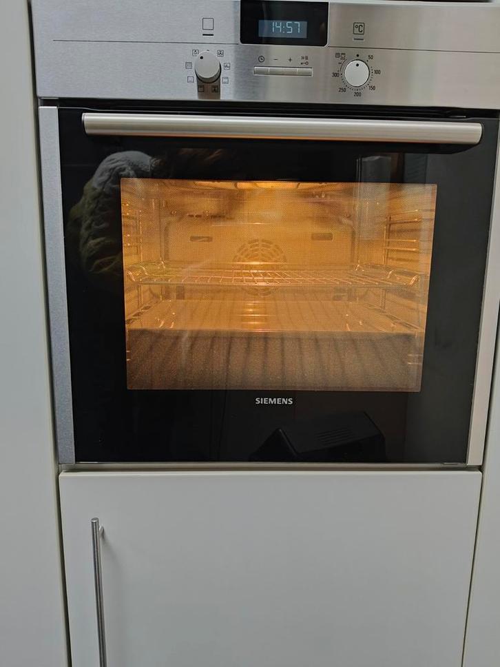Siemens heteluchtoven, met pyrolysefunctie, Electroménager, Fours, Utilisé, Encastré, 45 à 60 cm, 45 à 60 cm, Air chaud, Enlèvement