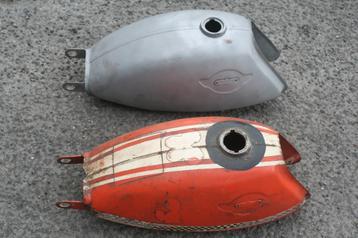 2 x druppeltank benzinetank van Suzuki AC (1970) beschikbaar voor biedingen