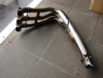 TRIUMPH SPEED TRIPLE 1050 R 2011-2015 origine collecteur imp beschikbaar voor biedingen