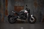 Triumph Trident: Crystal White, Entreprise, Plus de 35 kW, Permis Moto A2 minimum, 3 cylindres