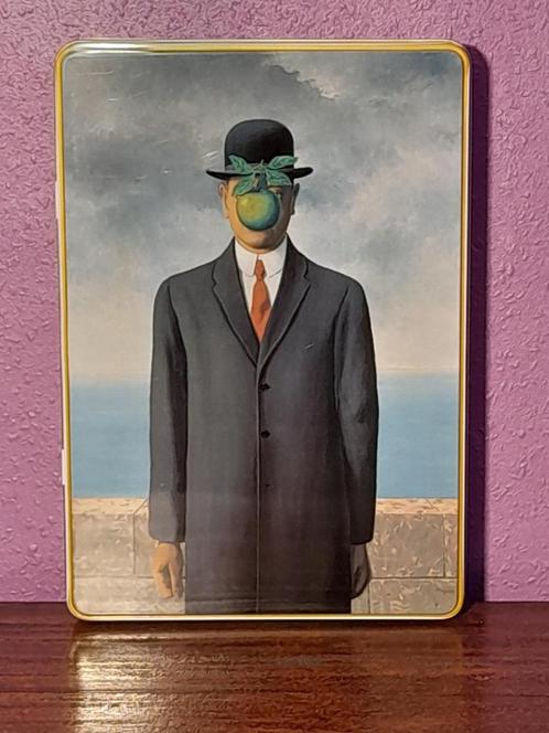 Magritte metalen doos — A, Verzamelen, Blikken, Zo goed als nieuw, Ophalen