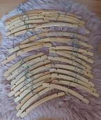 Houten baby- en kinderkleerhangers, Ophalen of Verzenden, Gebruikt, Overige typen