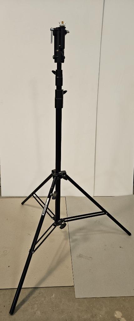 Grand pied lumière Manfrotto 007BU (aluminium noir), TV, Hi-fi & Vidéo, Photo | Trépieds & Rotules, Neuf, Trépied, 175 cm ou plus