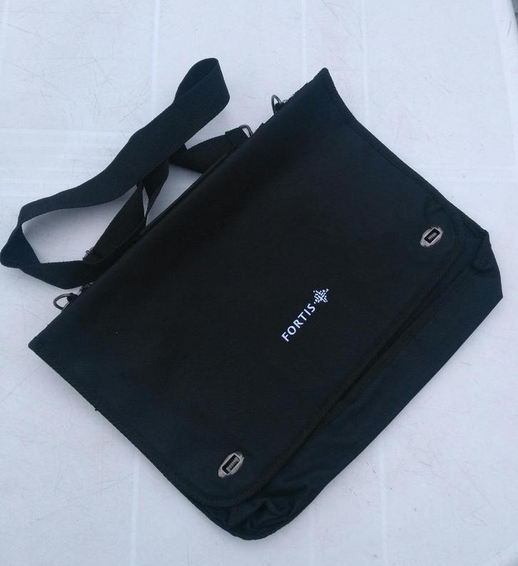 Serviette avec bandoulière FORTIS, Collections, Marques & Objets publicitaires, Comme neuf, Autres types, Envoi