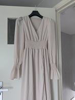 Elegante brushkleurige maxi jurk, Kleding | Dames, Maat 38/40 (M), Beige, Ophalen of Verzenden, Zo goed als nieuw