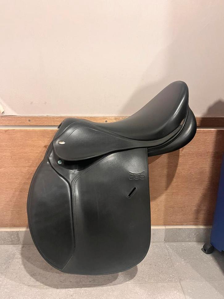 Tekna club  18inch zwart veelzijdigheidszadel, Dieren en Toebehoren, Paarden en Pony's | Zadels, Gebruikt, Springen, Ophalen