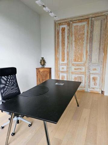 Bureau  beschikbaar voor biedingen