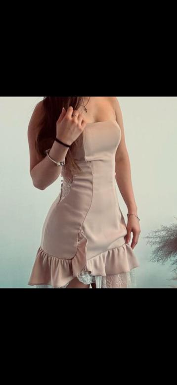 Super belle robe beschikbaar voor biedingen