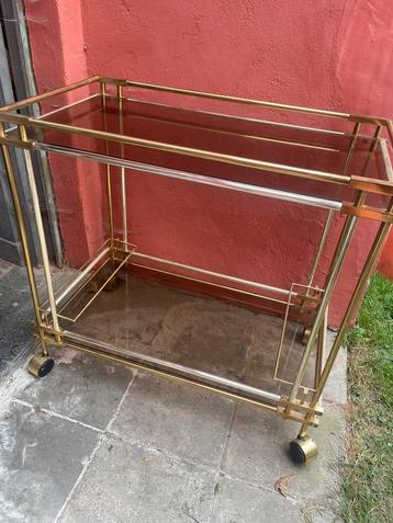 Vintage glazen trolley beschikbaar voor biedingen
