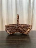 Antieke mand van rotan/rieten en hout, Huis en Inrichting, Ophalen of Verzenden, Zo goed als nieuw, Hout, Mand
