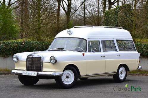 Mercedes-Benz 190 C Ambulance (bj 1963), Auto's, Oldtimers, Bedrijf, Te koop, Lederen bekleding, Mercedes-Benz, Benzine, Overige carrosserie