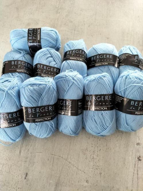 Bol wol B D France perfection blauw (11 ballen), Hobby en Vrije tijd, Breien en Haken, Ophalen of Verzenden