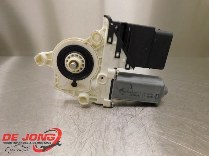 Moteur de vitre portière d'un Volkswagen Golf, Autos : Pièces & Accessoires, Carrosserie & Tôlerie, Volkswagen, Utilisé, 3 mois de garantie