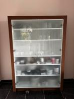 Moderne vitrinekast met matglazen deuren – als nieuw, Ophalen, Klassiek, modern., 100 tot 150 cm, Glas