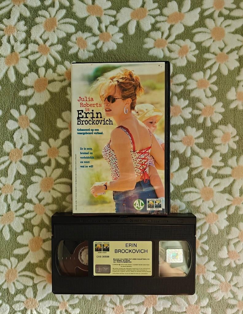 VHS - Erin Brockovich - Julia Roberts - €2, CD & DVD, VHS | Film, Utilisé, Drame, Tous les âges, Enlèvement