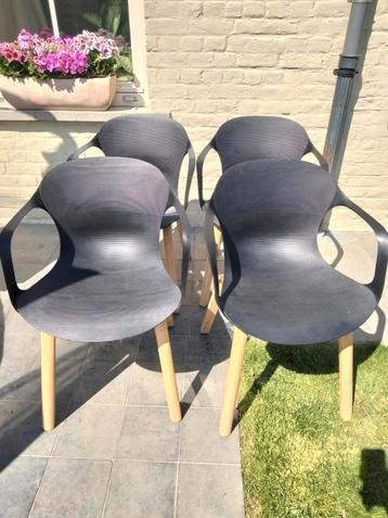 4 mooie stoelen beschikbaar voor biedingen
