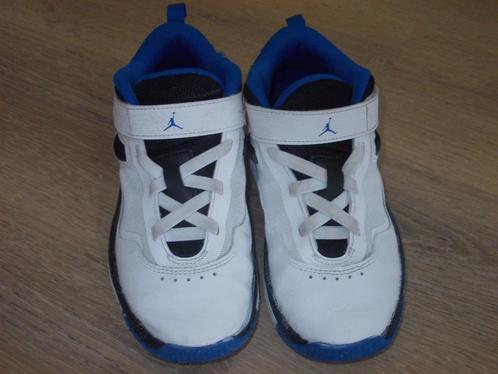 Chaussure de basket NIKE JORDAN, Sports & Fitness, Basket, Utilisé, Chaussures, Enlèvement ou Envoi