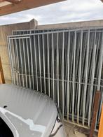 Metalen hekken voor hondenren +_12m, Ophalen, Gebruikt, Hondenkennel