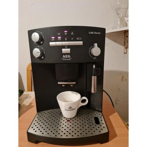 Machine à café pro AEG Caffe Silenzio CS 5000, Electroménager, Cafetières, Neuf, Café moulu, Café en grains, Combiné, 10 tasses ou plus