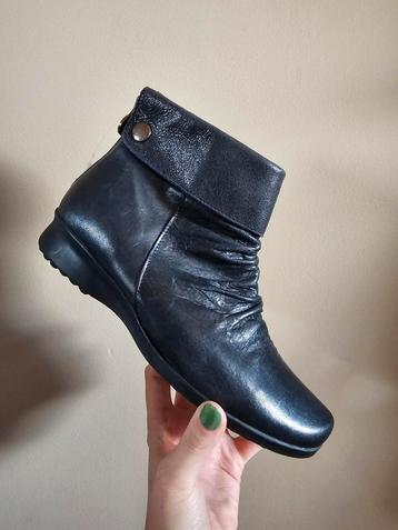 Nouvelles bottines en cuir de la marque Hush Puppies - T.37