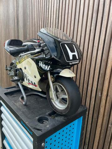 Pocketbike 2 takt honda / west racing start en rijdt perfect beschikbaar voor biedingen