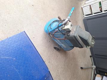 Compressor, 25 à 100 litres, Enlèvement, Utilisé, 6 à 10 bars