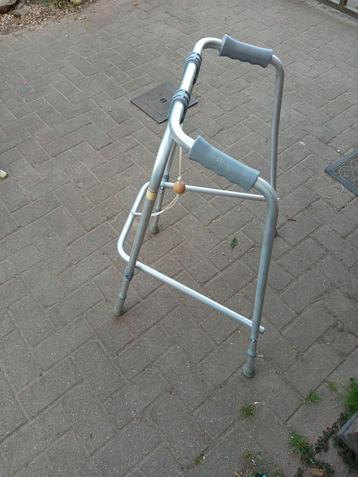 Looprek grijs. beschikbaar voor biedingen