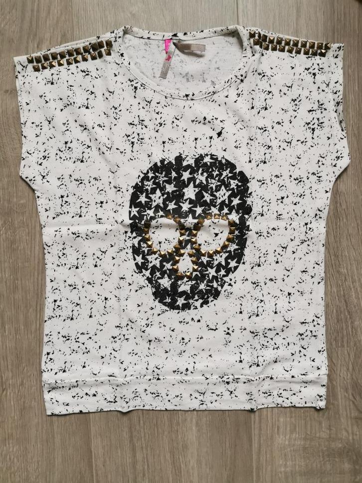 T-shirt met studs - maat 116, Kinderen en Baby's, Kinderkleding | Maat 116, Gebruikt, Meisje, Shirt of Longsleeve, Ophalen of Verzenden